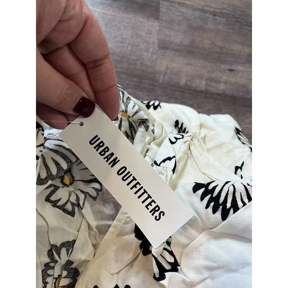 Urban Outfitters Juniors Daisy Dress Size Small Short Vneck White O3 - Picture 5 of 8